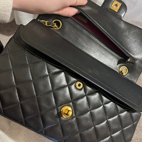 CHANEL Classic Flap Medium lambskin Leather Black Gold Hardware - Picture 11 of 12